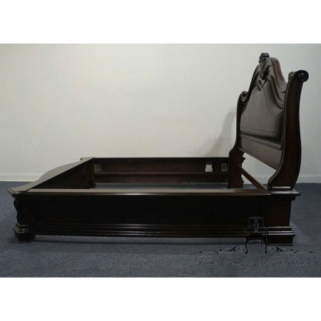 ​Villa Sonoma : Giường Ngủ Châu Âu - Queen Size 